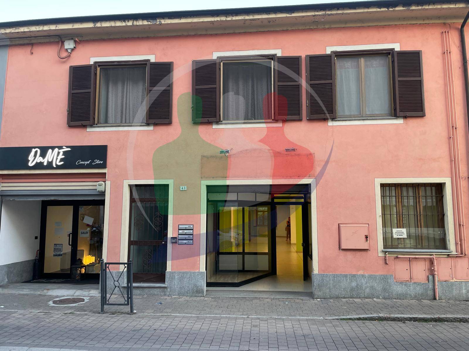 Locale commerciale in vendita a Vinovo, Centro