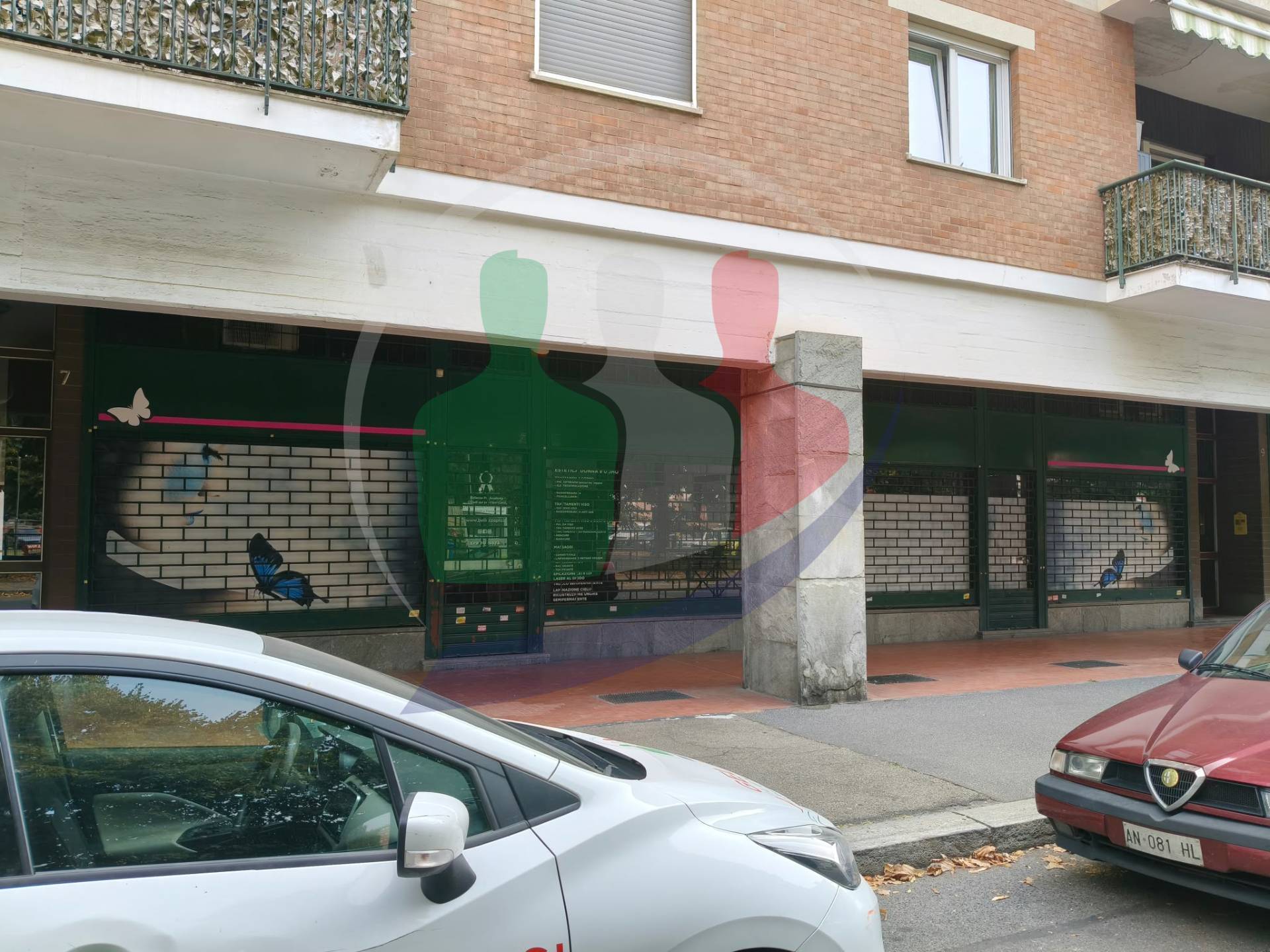Locale commerciale in vendita a Torino, Mirafiori sud