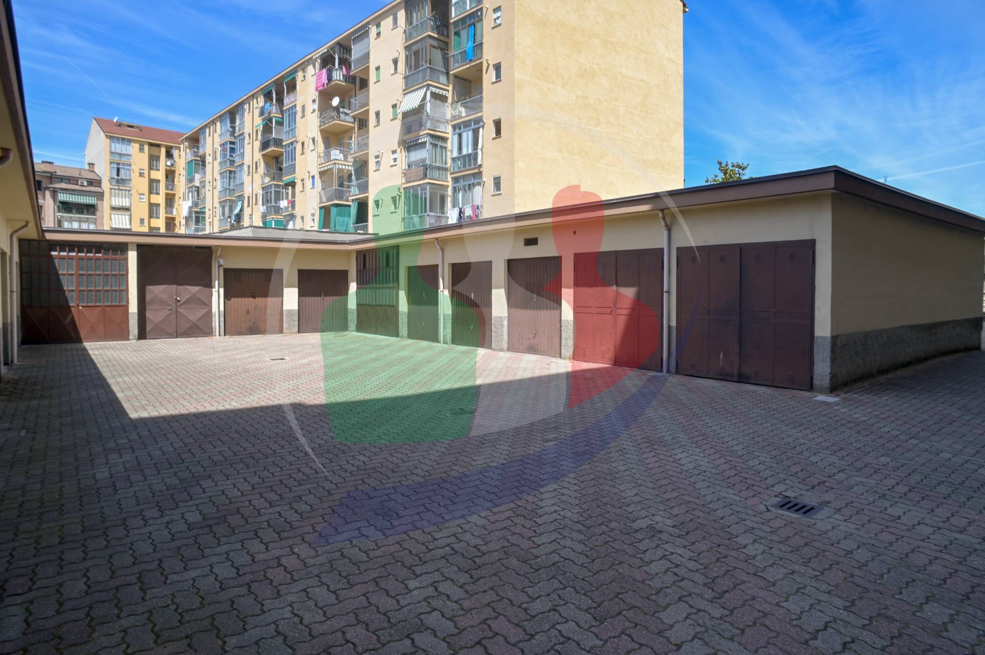 Box o garage in vendita a Nichelino