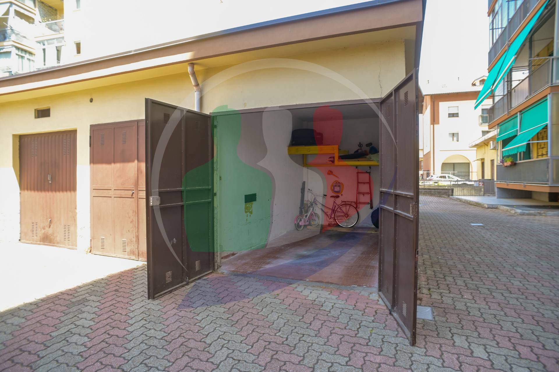 Box o garage in vendita a Nichelino