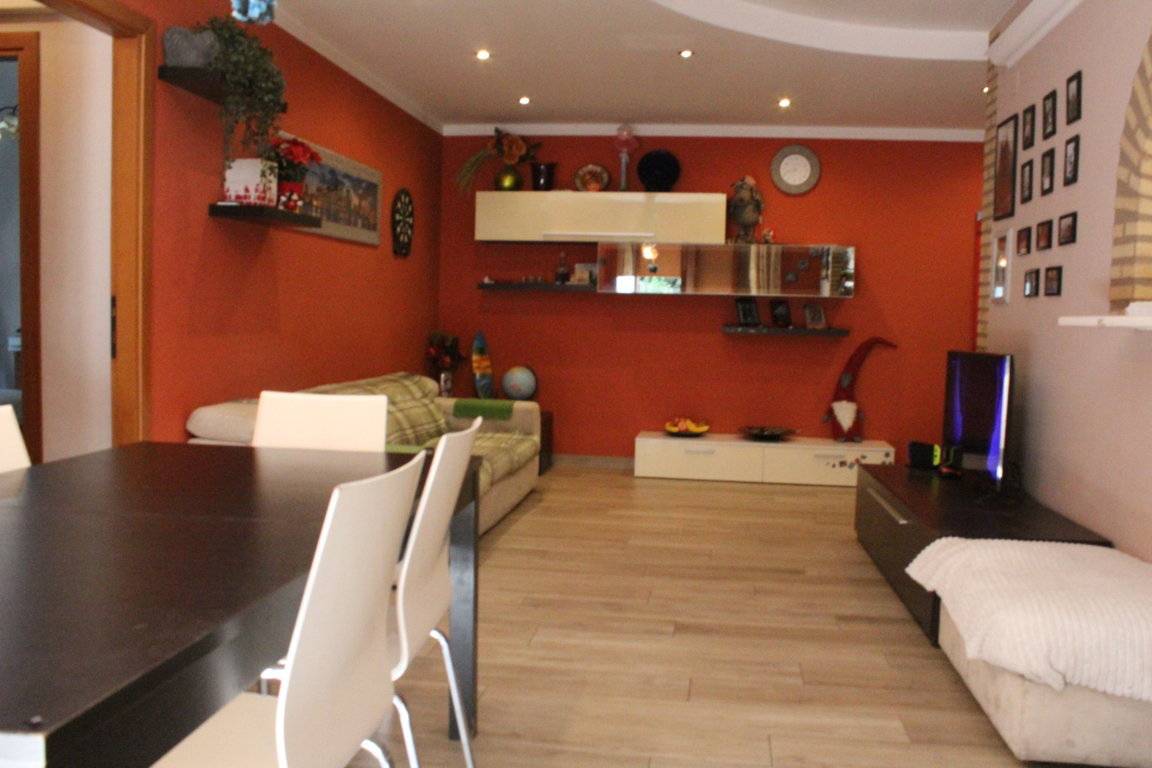 Appartamento in vendita a Cappelle sul Tavo