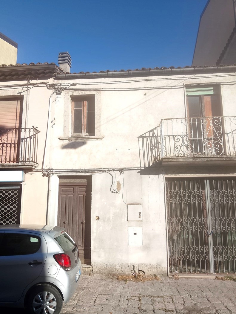 Casa indipendente da ristrutturare a Riccia