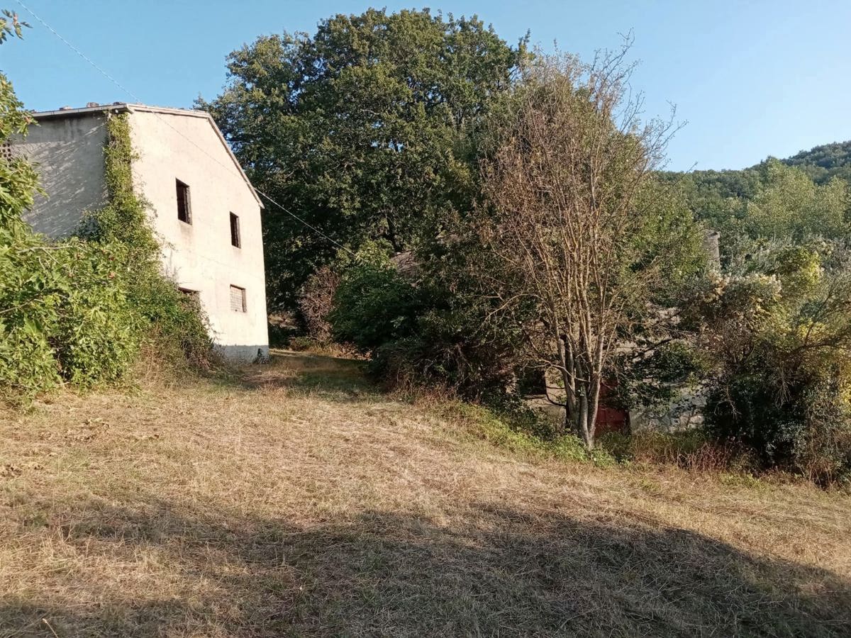 Rustico con giardino a Gildone