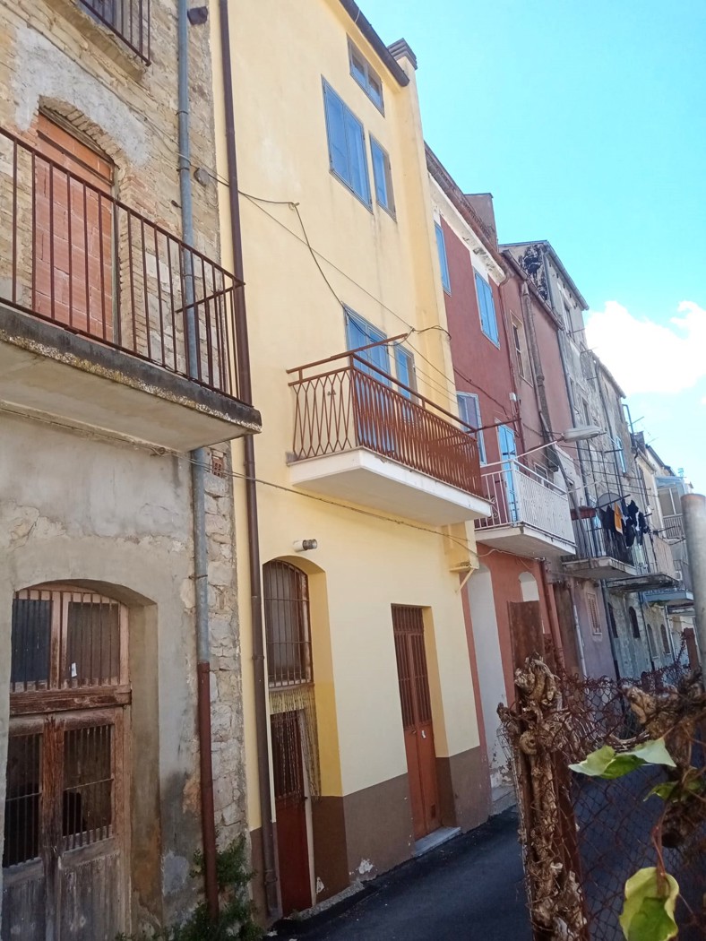 Casa indipendente con giardino a Toro