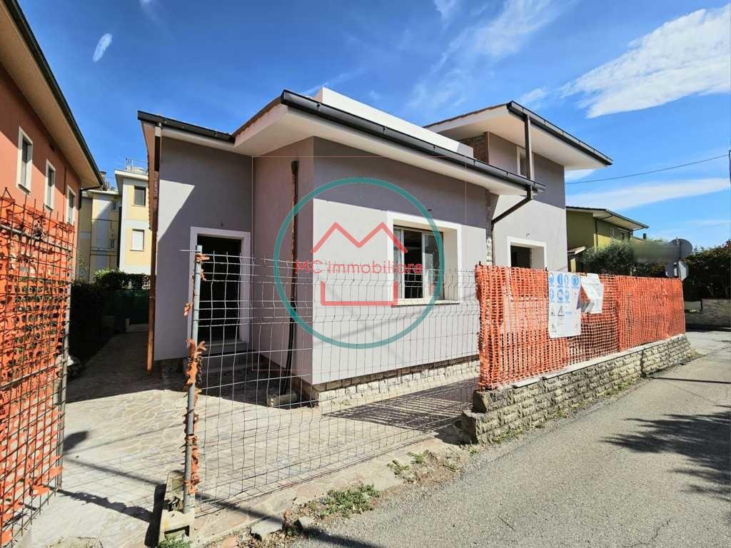 Casa indipendente con terrazzo a Ponte Buggianese