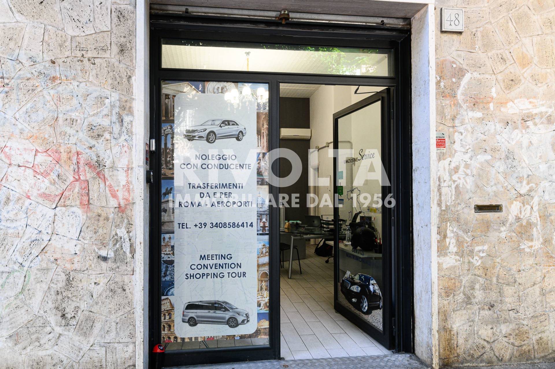 Locale commerciale in vendita a Roma, Africano
