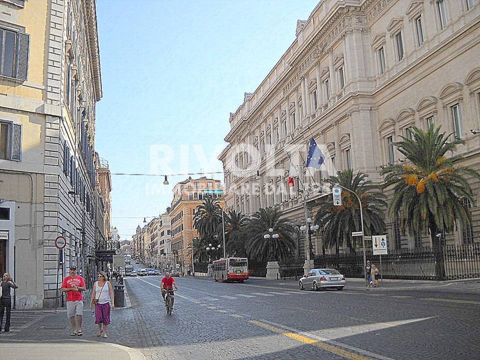 Locale commerciale in affitto a Roma