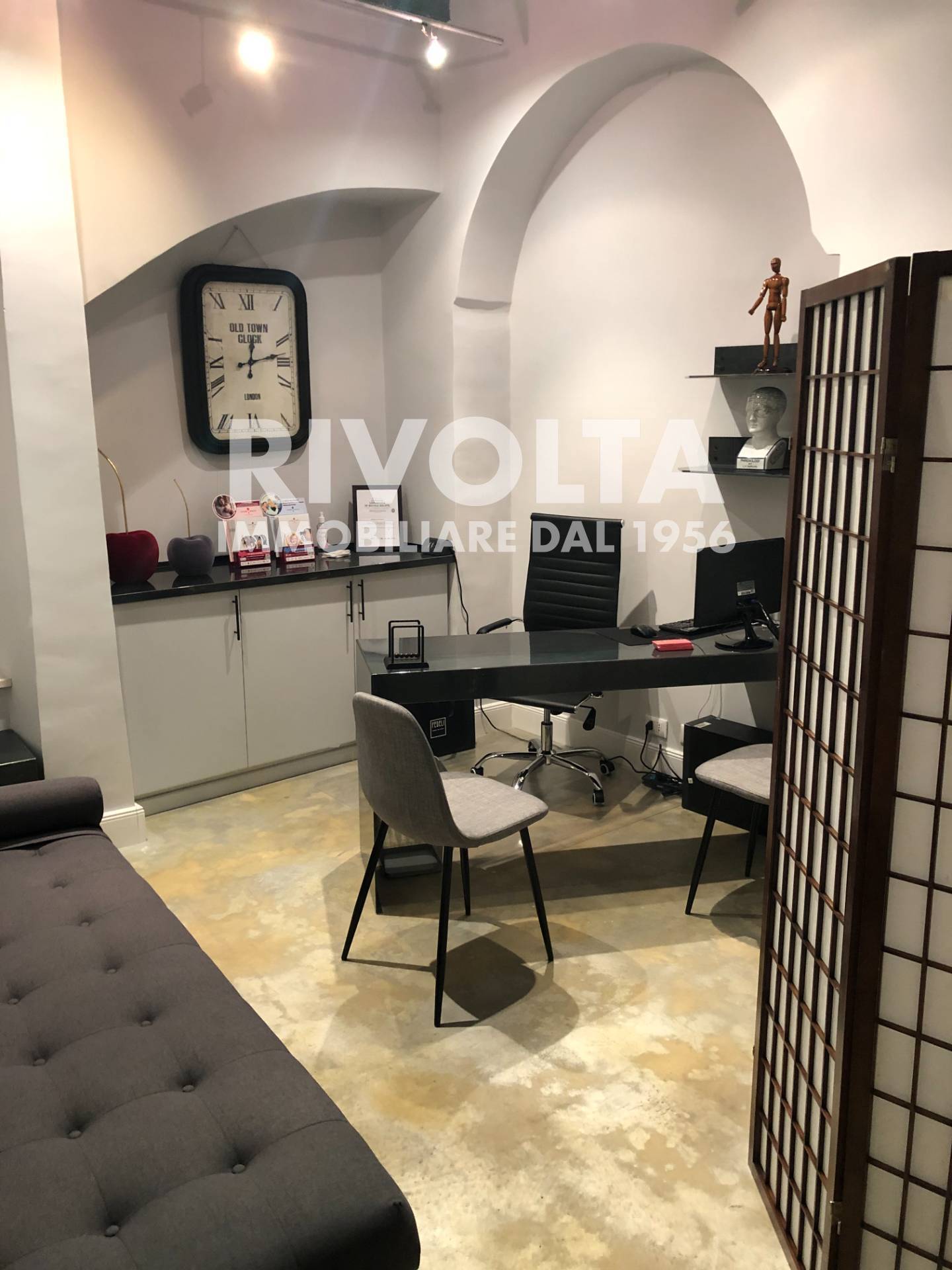 Locale commerciale in vendita a Roma, Centro Storico