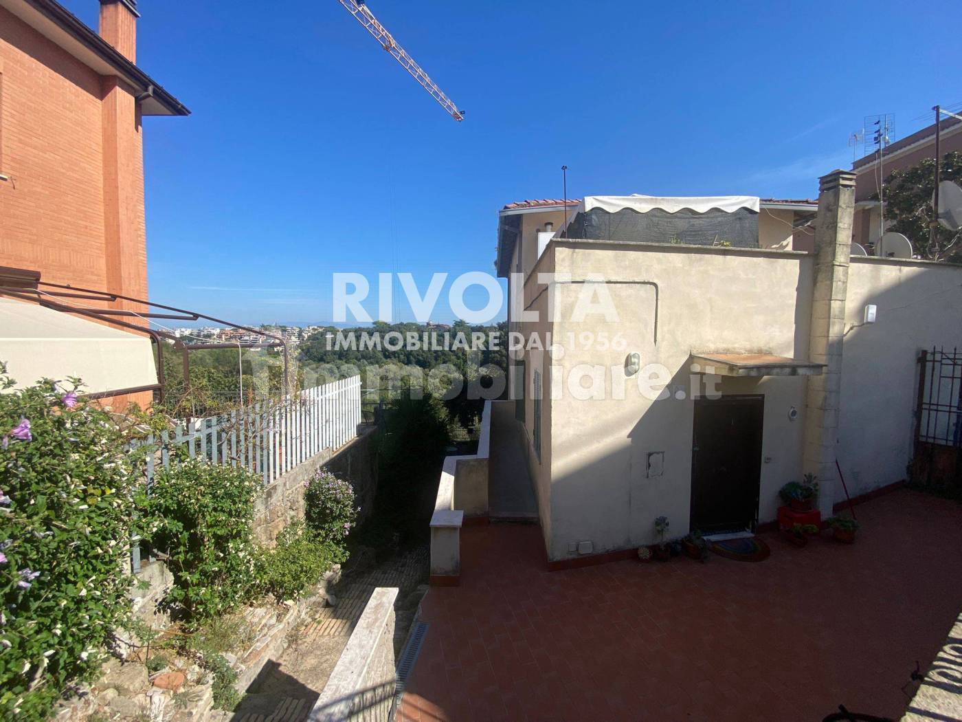 Edificio in vendita a Roma, Montemario