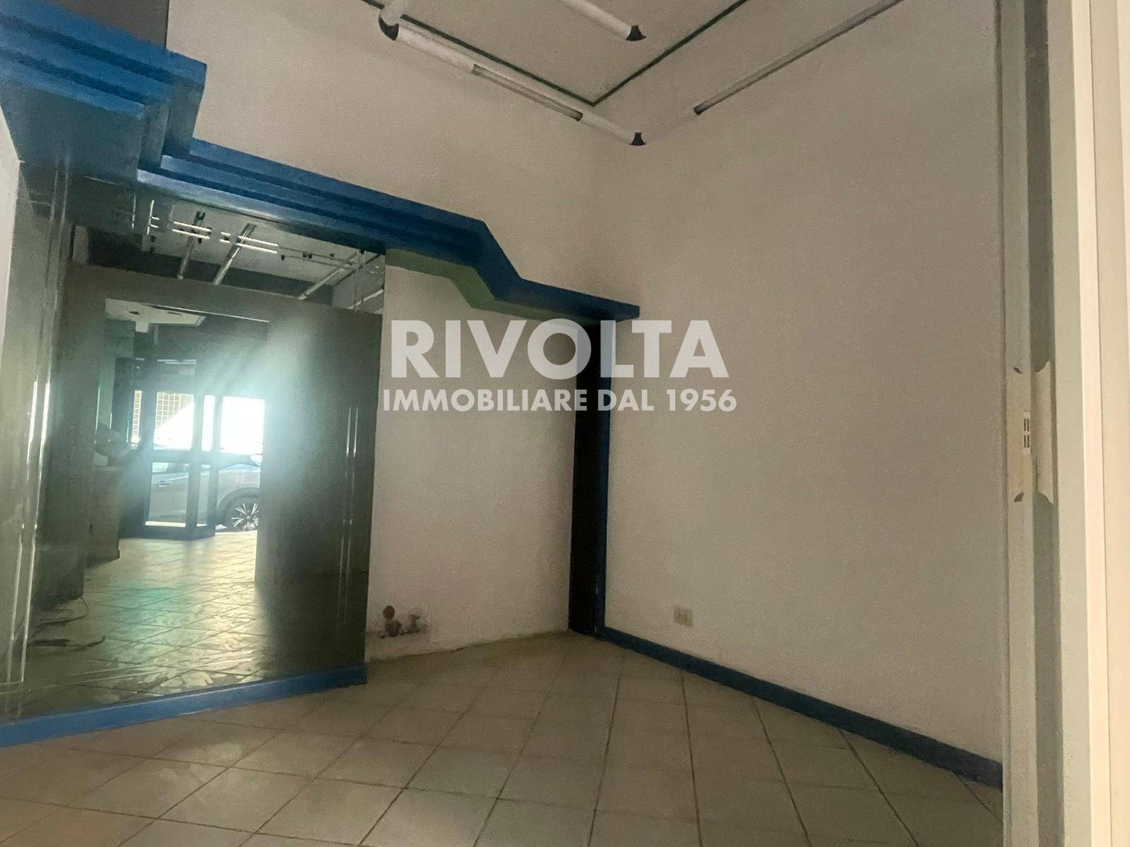 Locale commerciale in affitto a Roma, Fleming