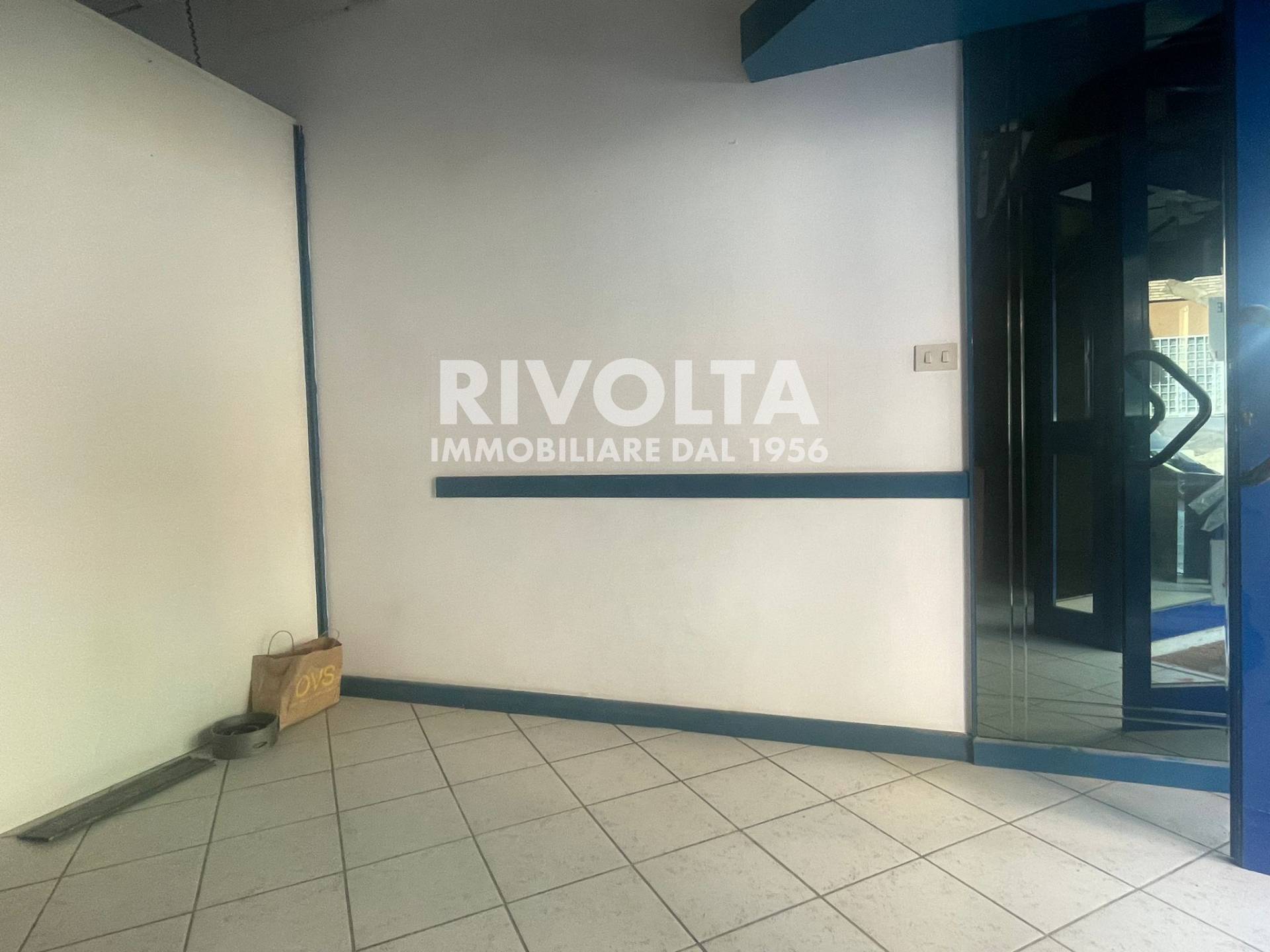 Locale commerciale in affitto a Roma, Fleming