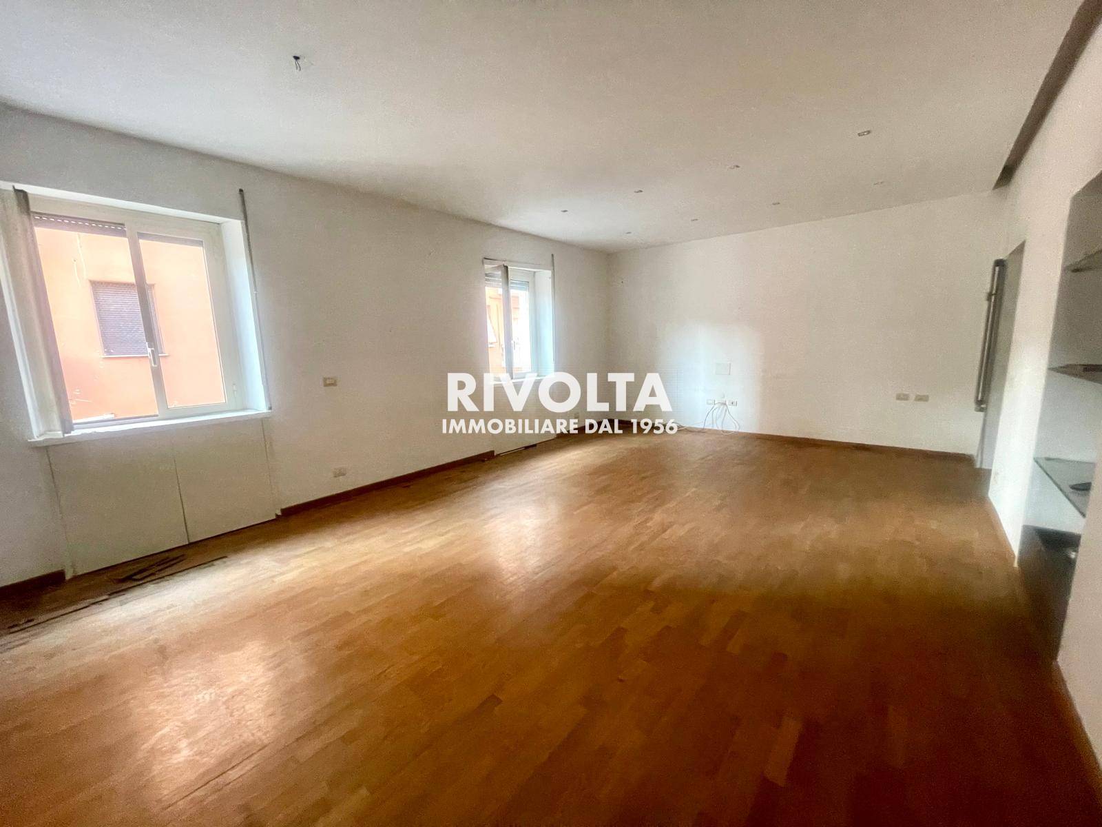 Appartamento in vendita a Roma, Bologna