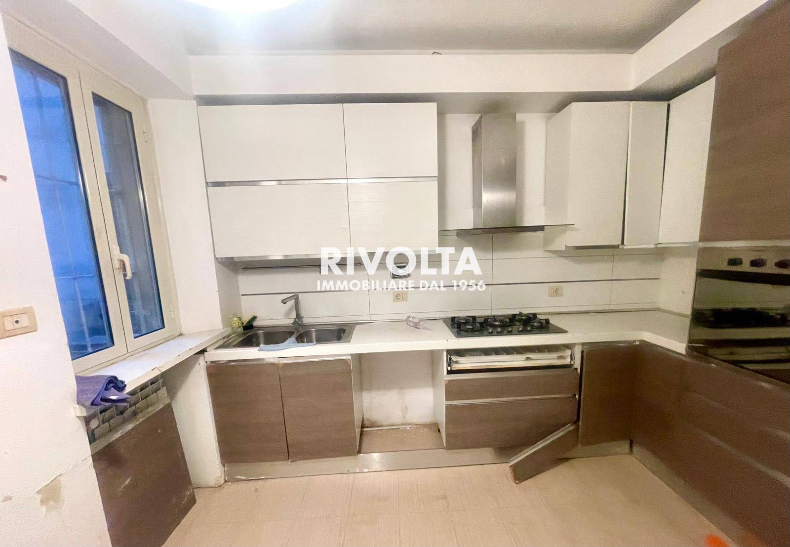 Appartamento in vendita a Roma, Bologna