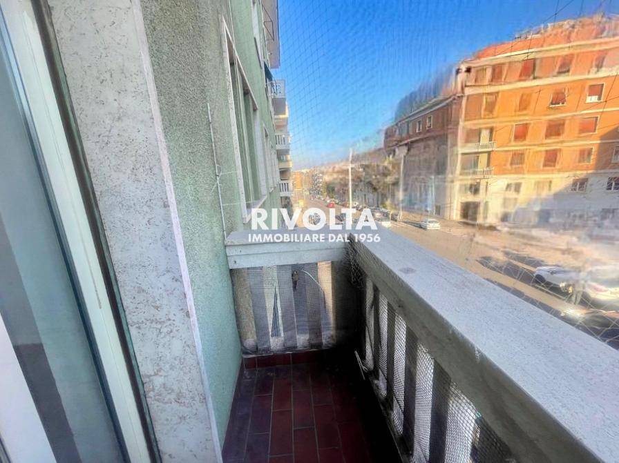 Appartamento in vendita a Roma, Bologna