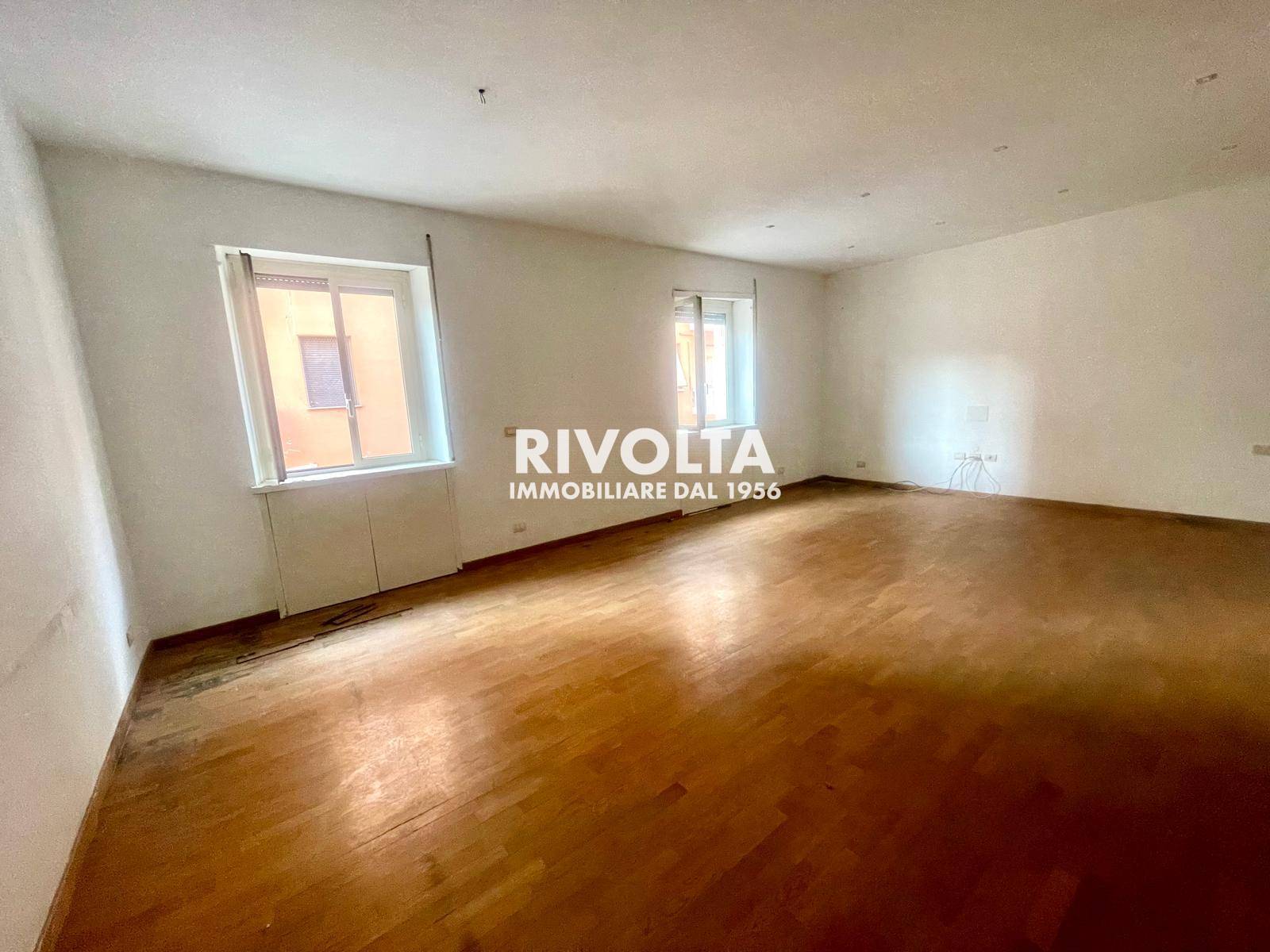 Appartamento in vendita a Roma, Bologna