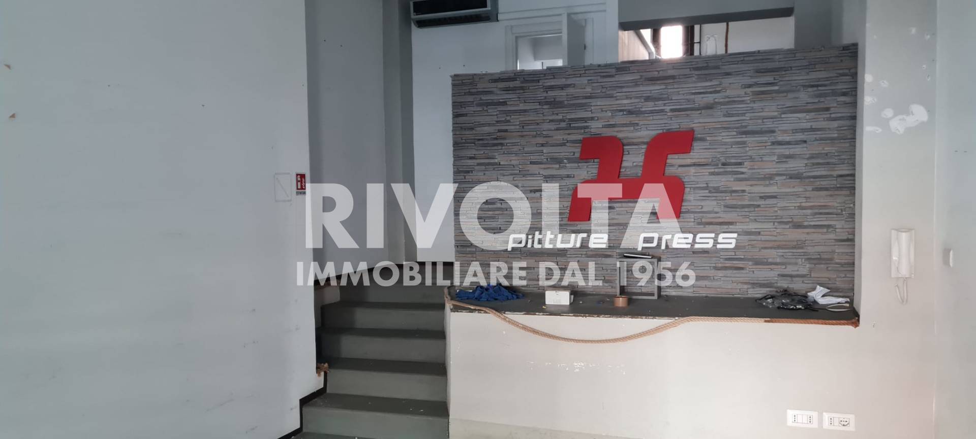 Locale commerciale in vendita a Roma, Ostia