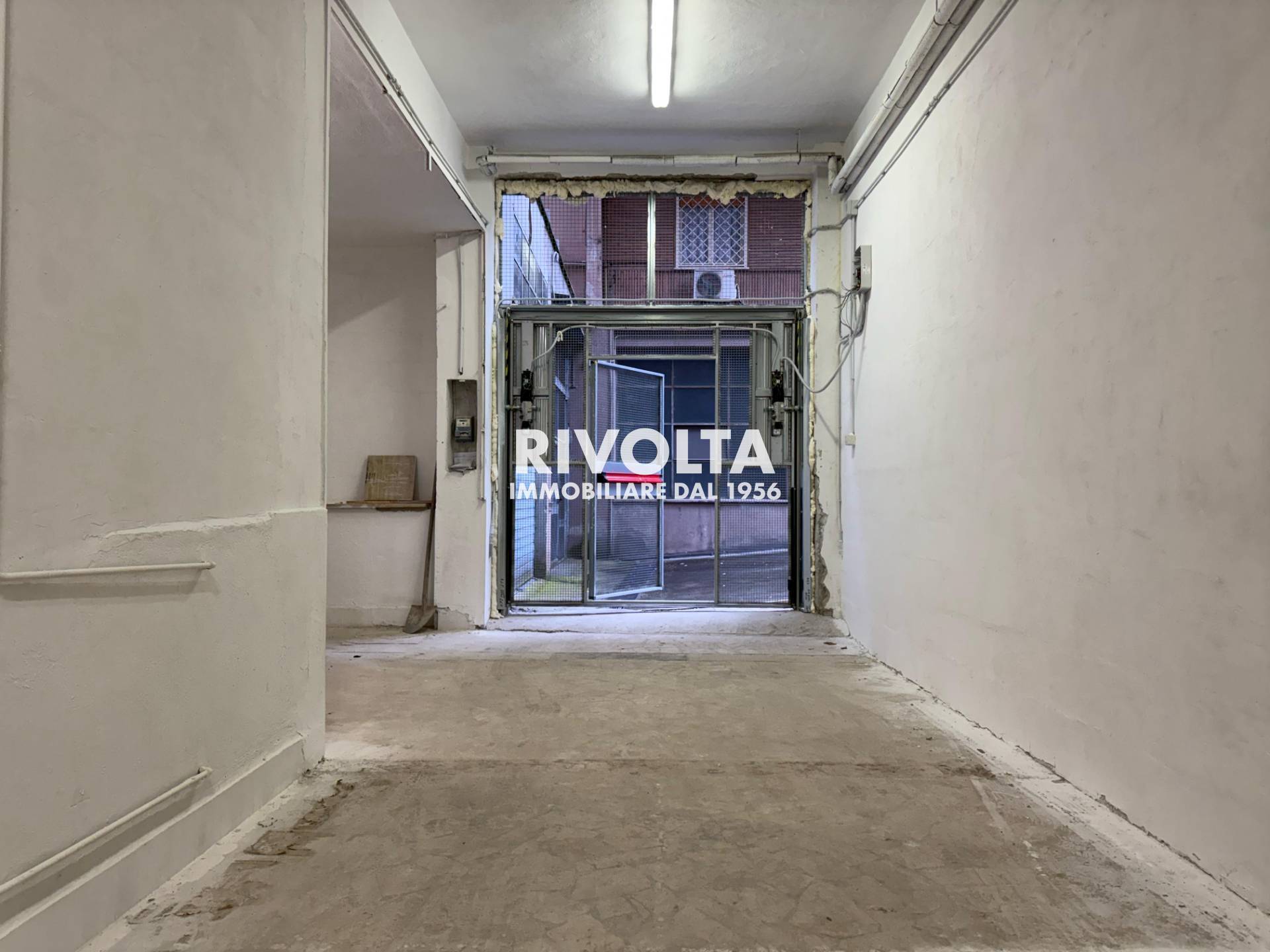 Box o garage in vendita a Roma