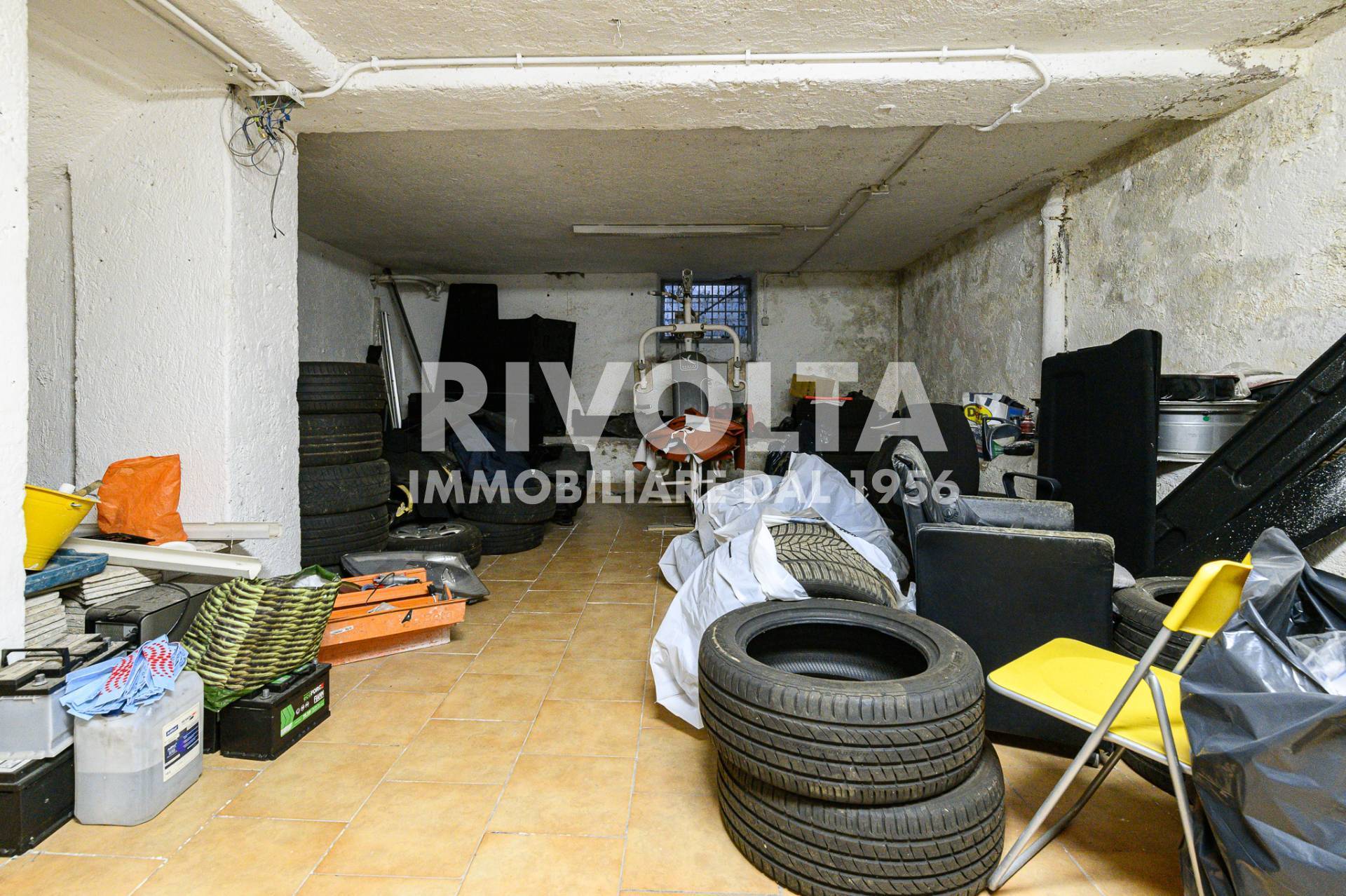 Locale commerciale in vendita a Roma, Africano