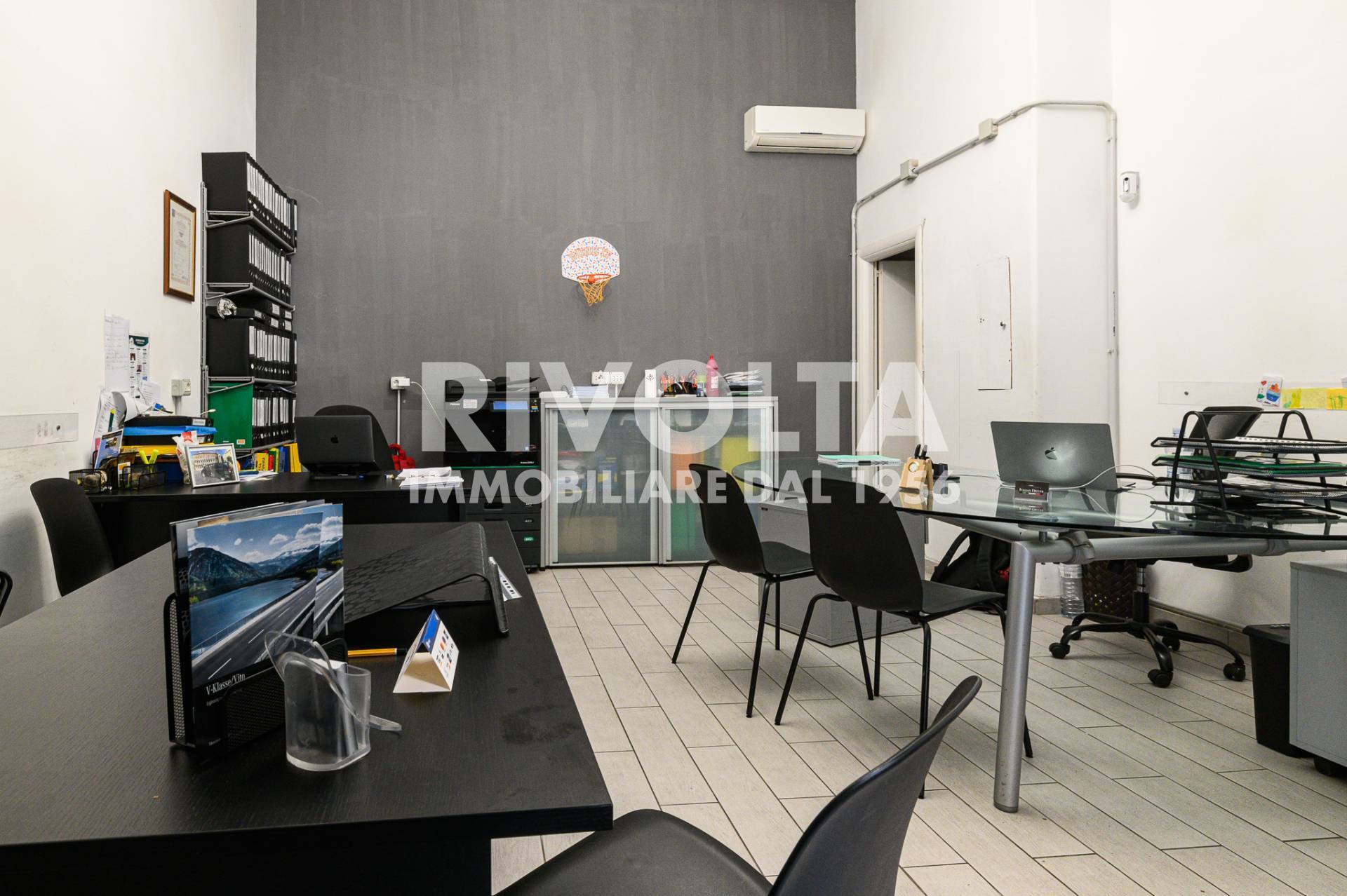 Locale commerciale in vendita a Roma, Africano