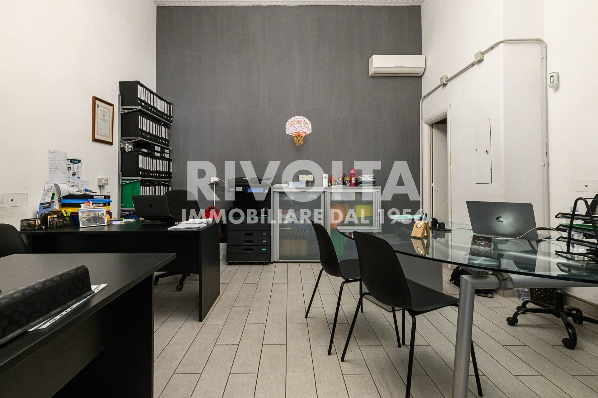 Locale commerciale in vendita a Roma, Africano