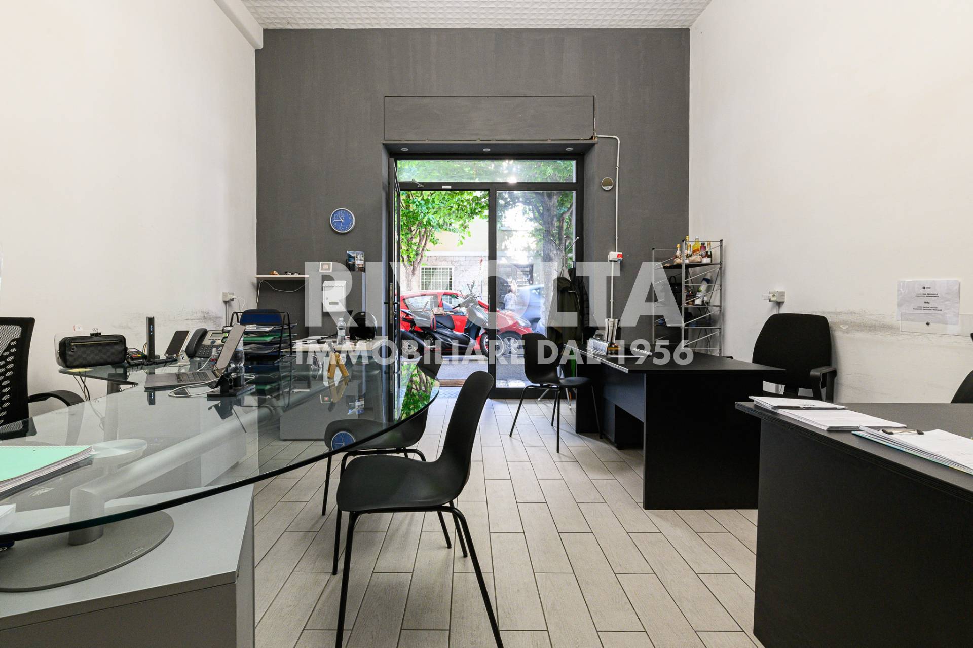 Locale commerciale in vendita a Roma, Africano