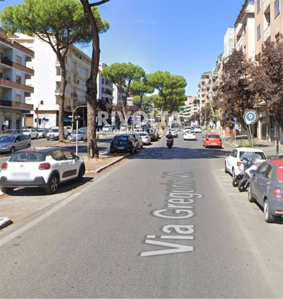 Locale commerciale in vendita a Roma, Gregorio VII