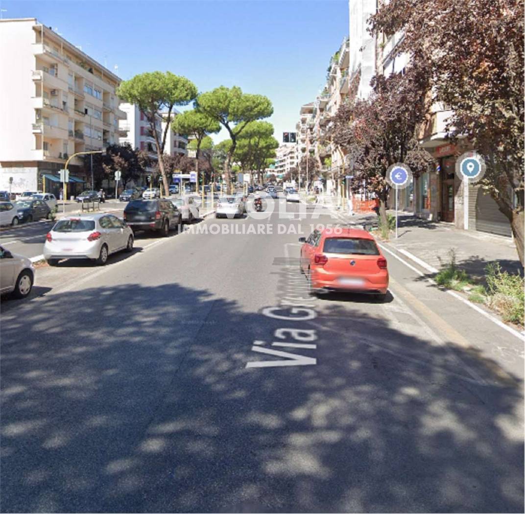 Locale commerciale in vendita a Roma, Gregorio VII