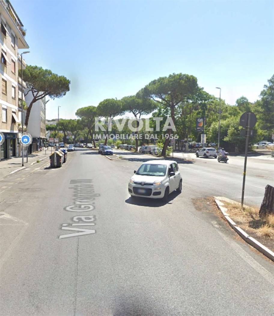 Locale commerciale in vendita a Roma, Gregorio VII