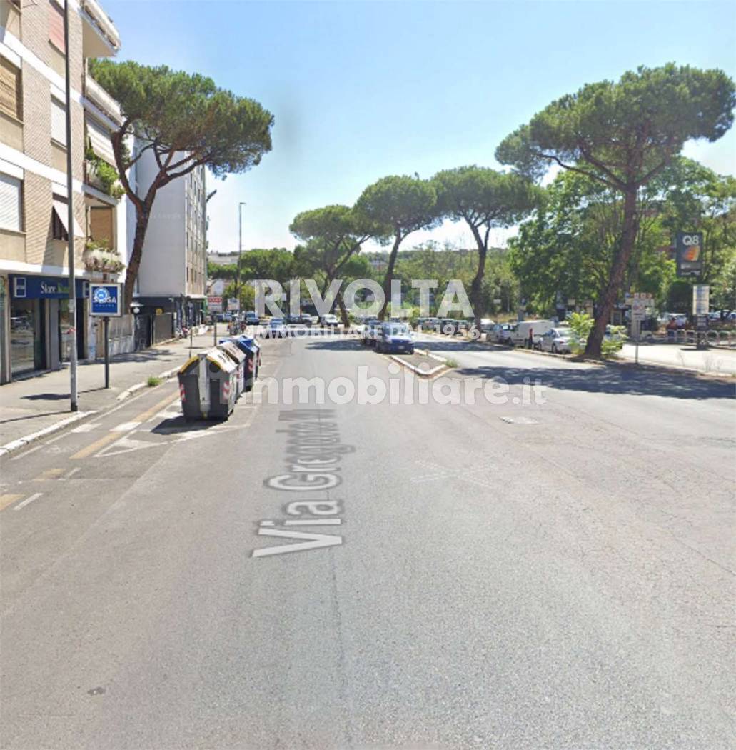 Locale commerciale in vendita a Roma, Gregorio VII