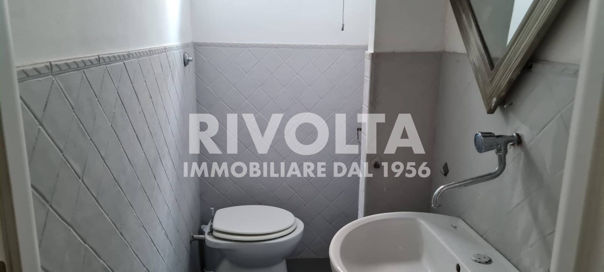 Locale commerciale in vendita a Roma, Ostia