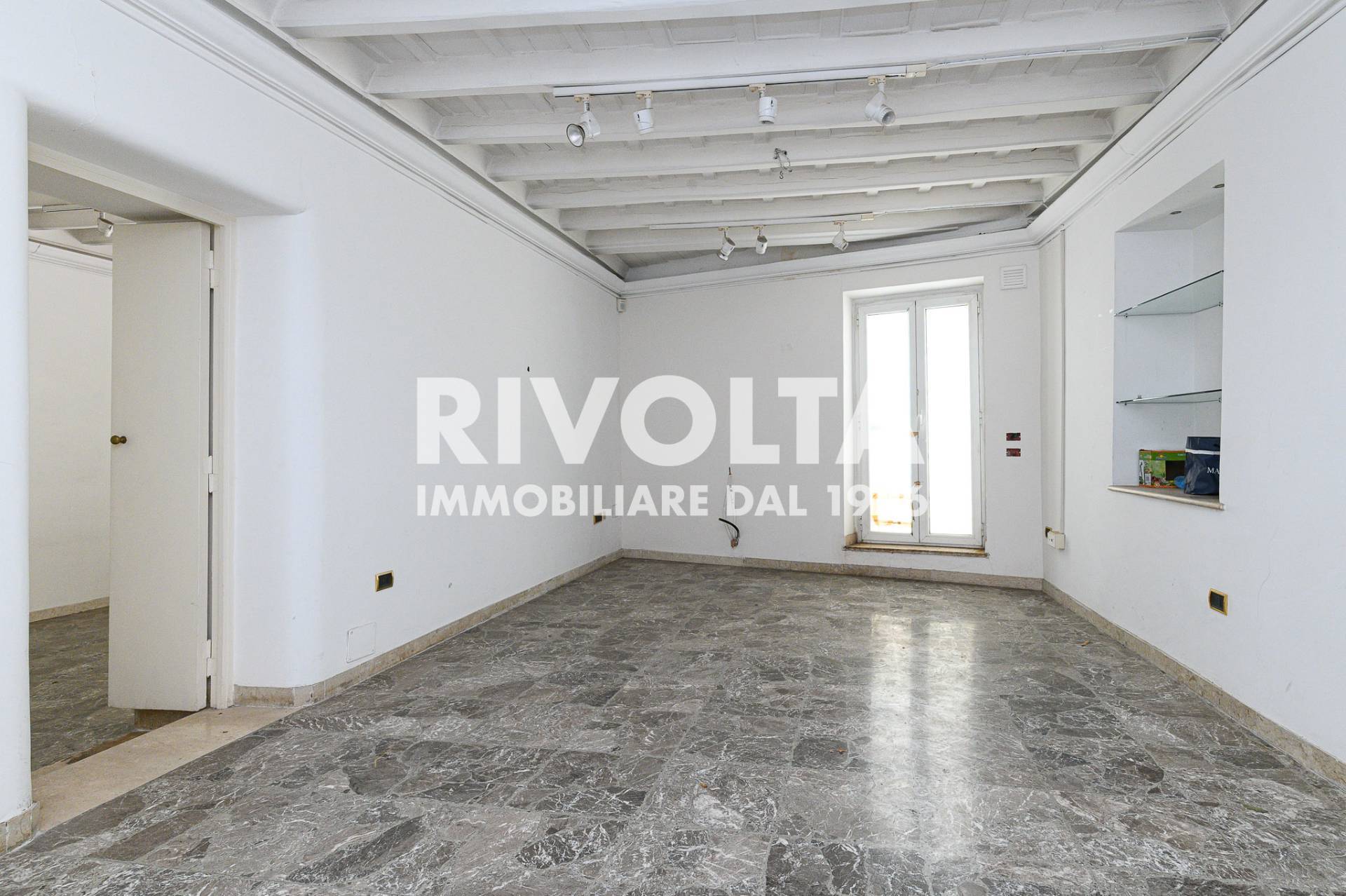 Locale commerciale in affitto a Roma, Centro Storico