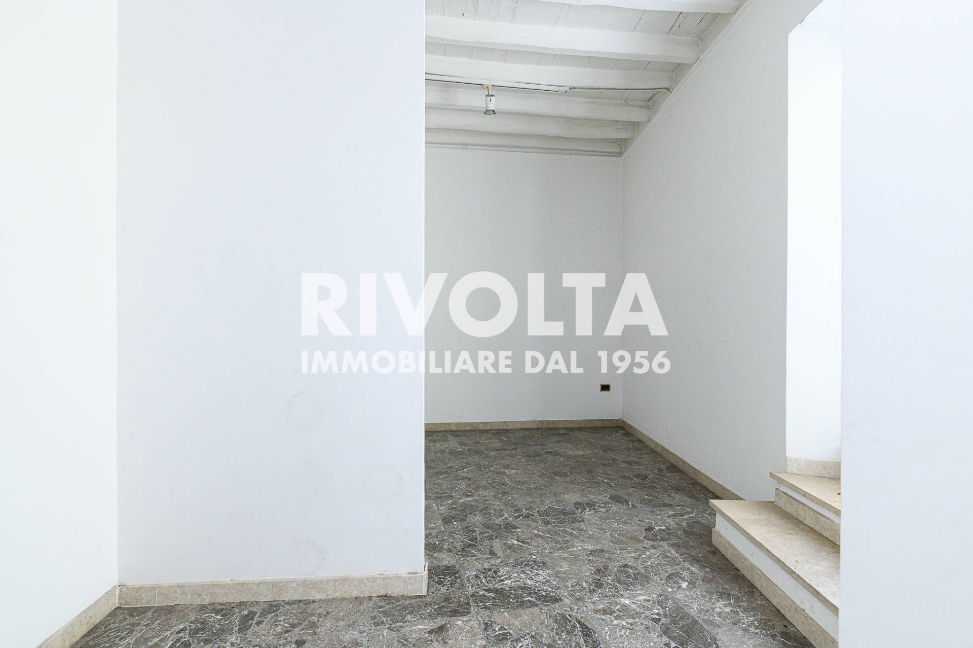 Locale commerciale in affitto a Roma, Centro Storico