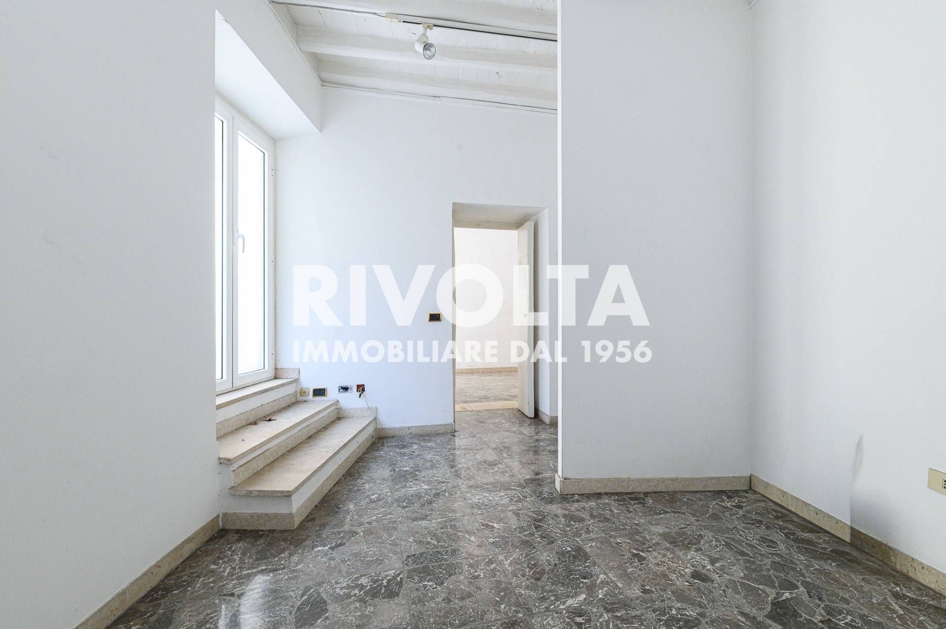 Locale commerciale in affitto a Roma, Centro Storico