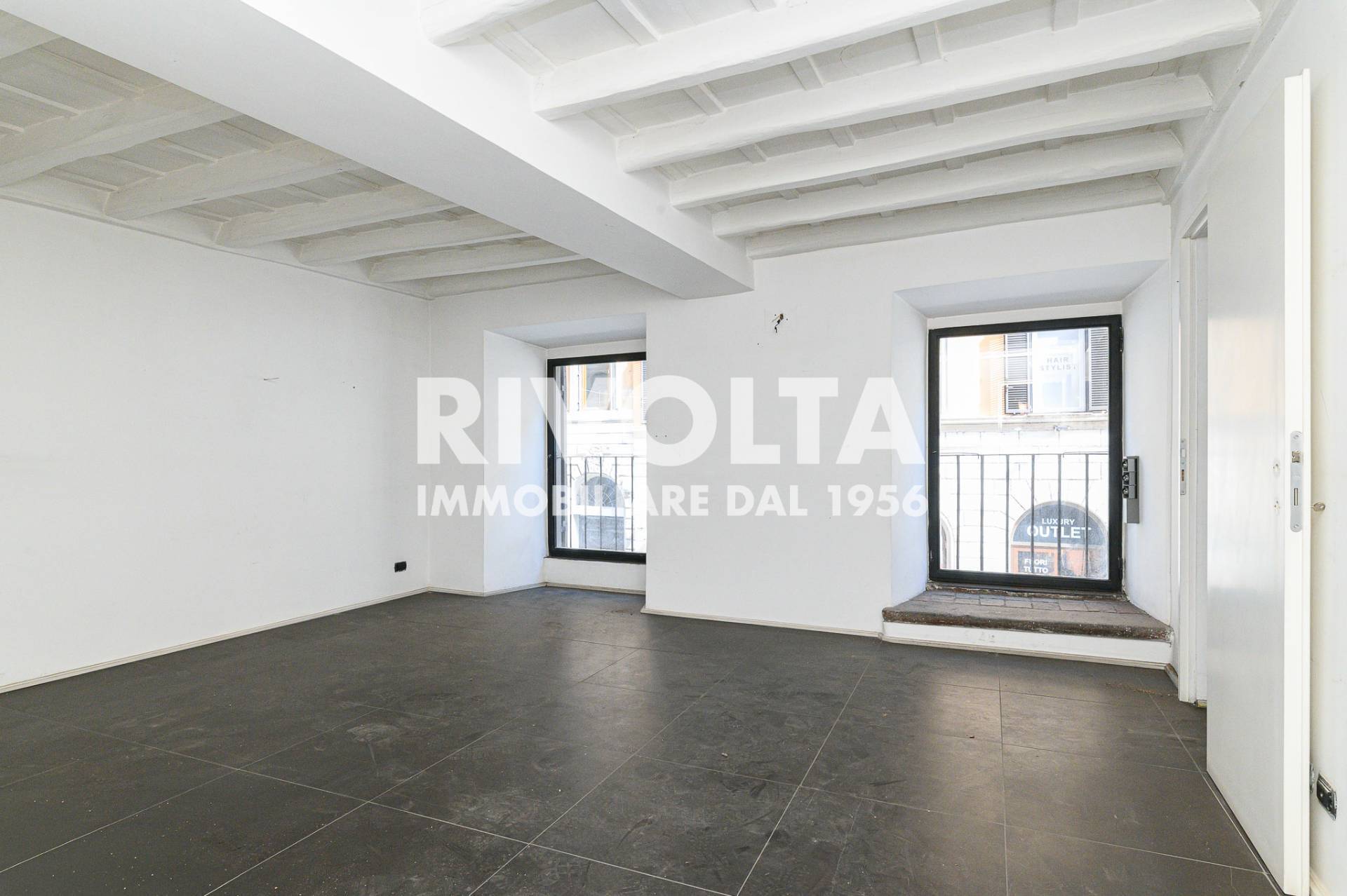 Locale commerciale in affitto a Roma, Centro Storico