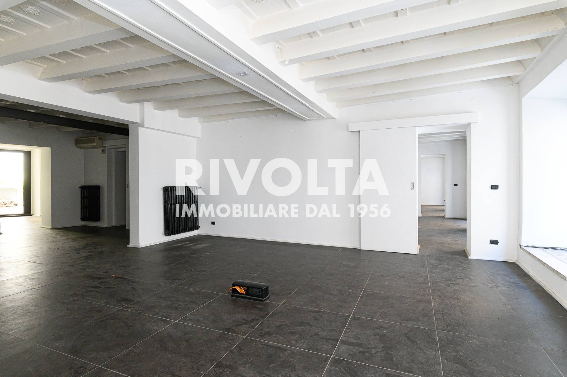 Locale commerciale in affitto a Roma, Centro Storico