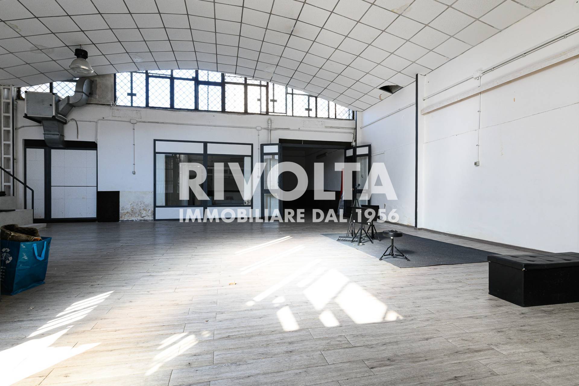 Locale commerciale in vendita a Roma, Casilina