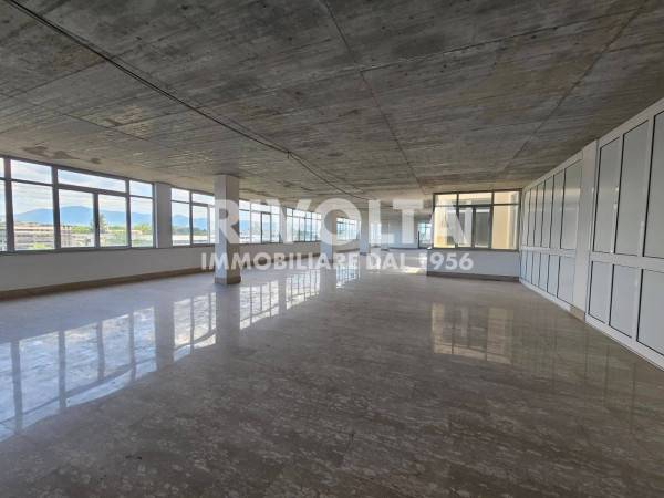 Edificio in vendita a Guidonia Montecelio