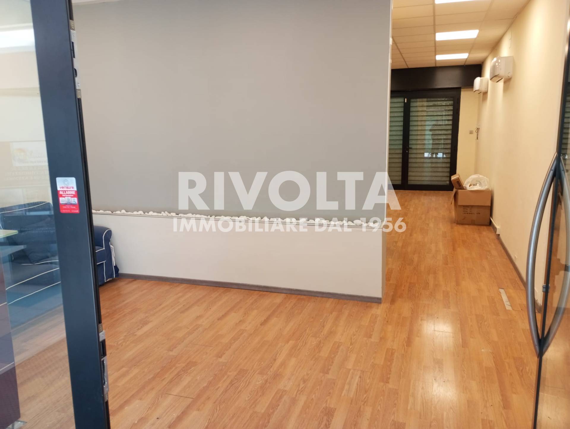 Locale commerciale in vendita a Roma, Settebagni