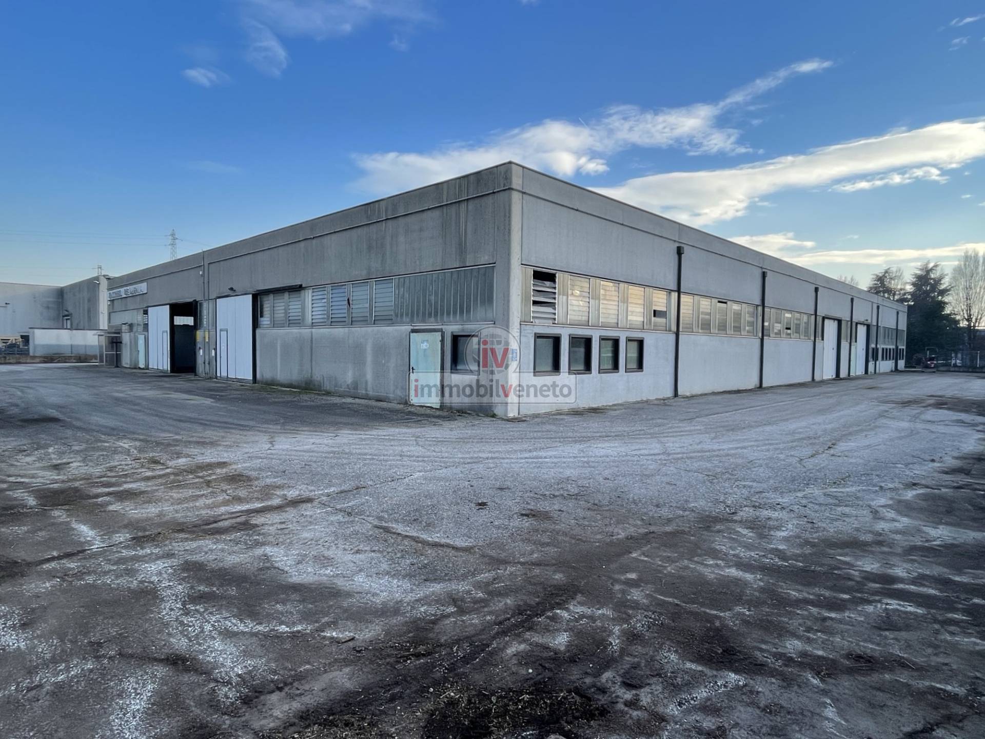 Capannone in vendita a Lonigo