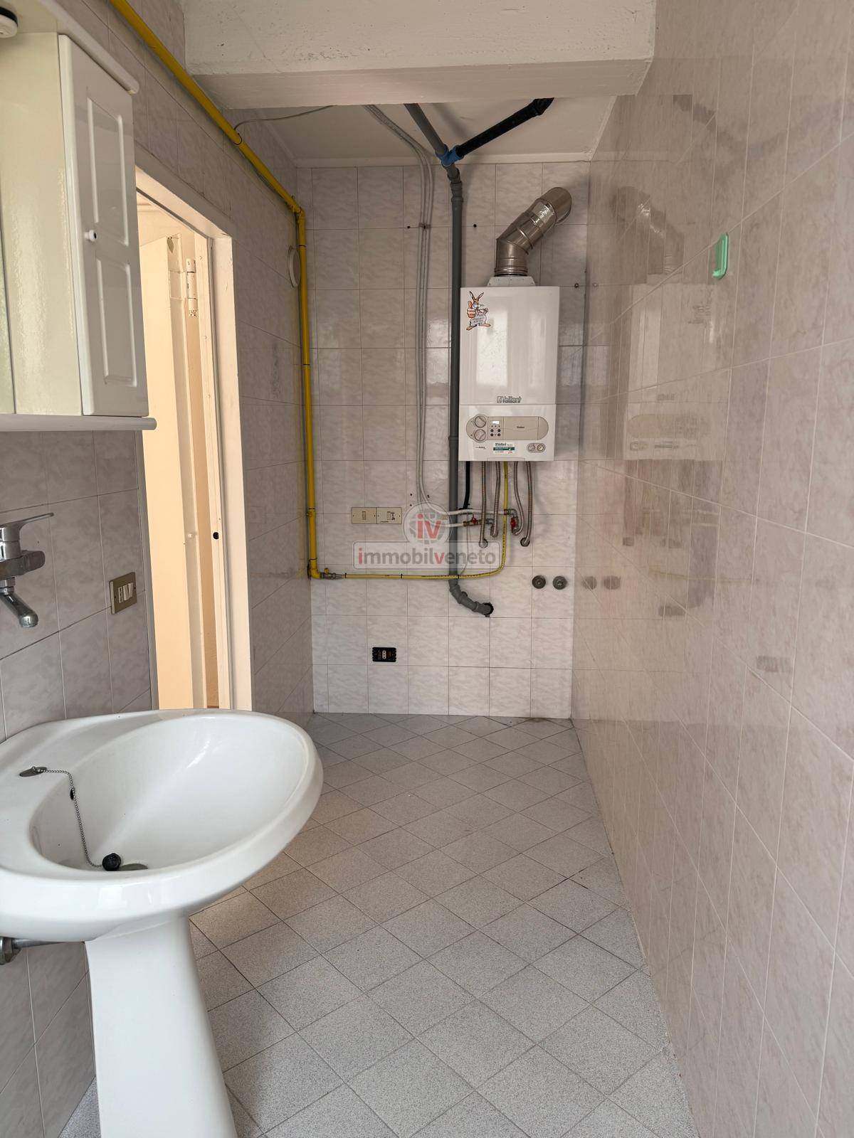 Locale commerciale in affitto a Chiampo