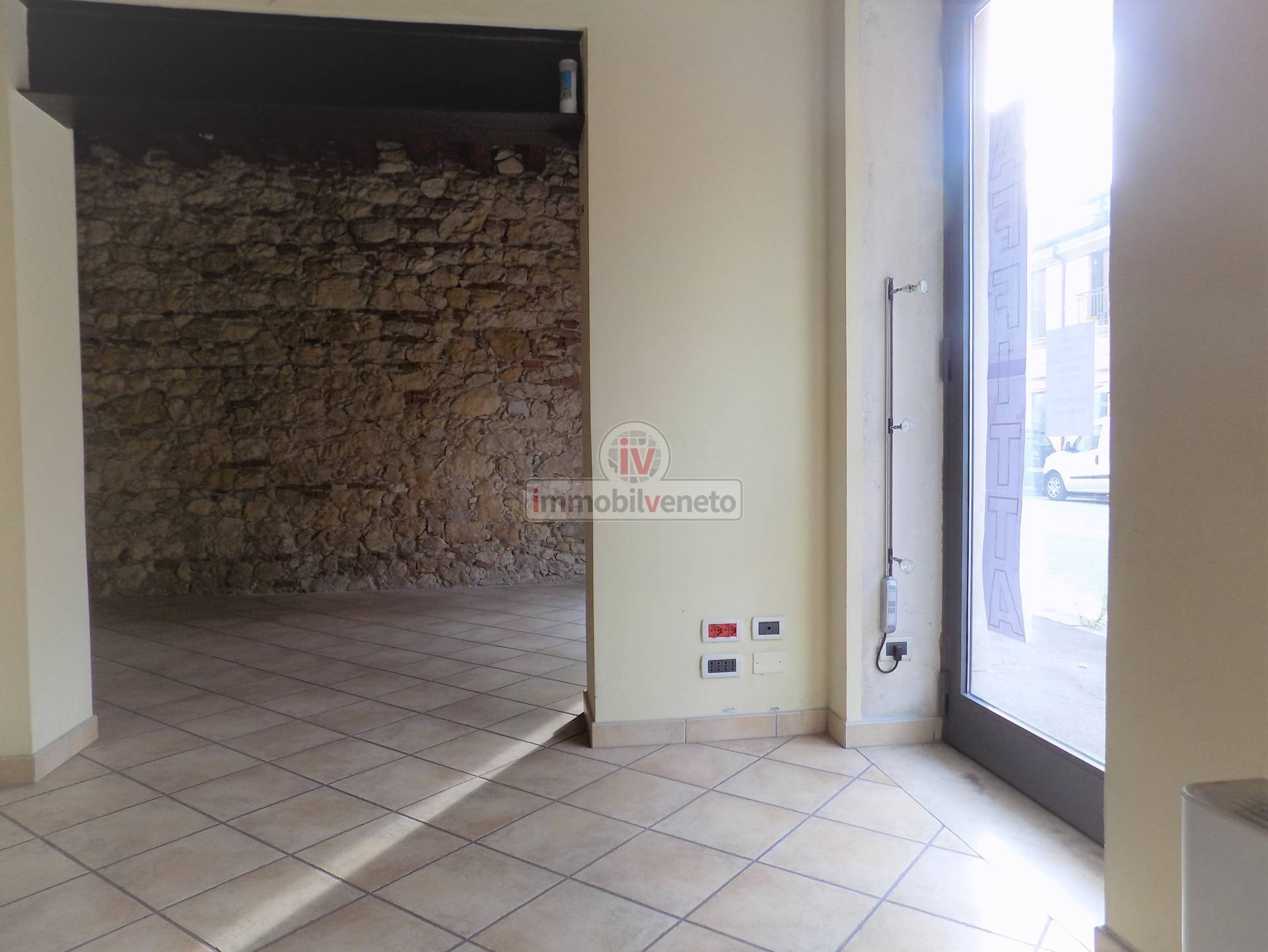 Attivit commerciale in affitto a Lonigo