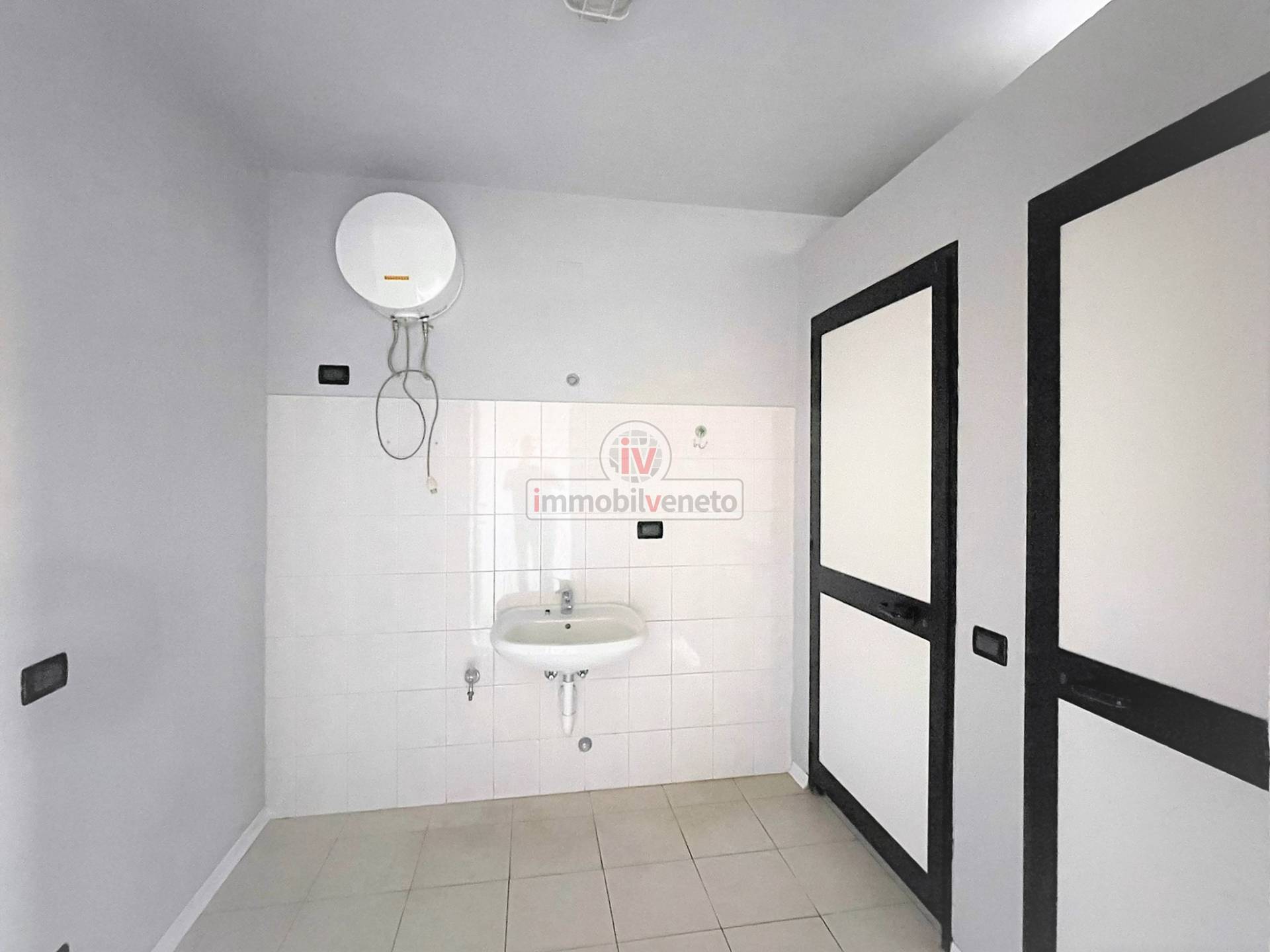 Capannone in vendita a Lonigo