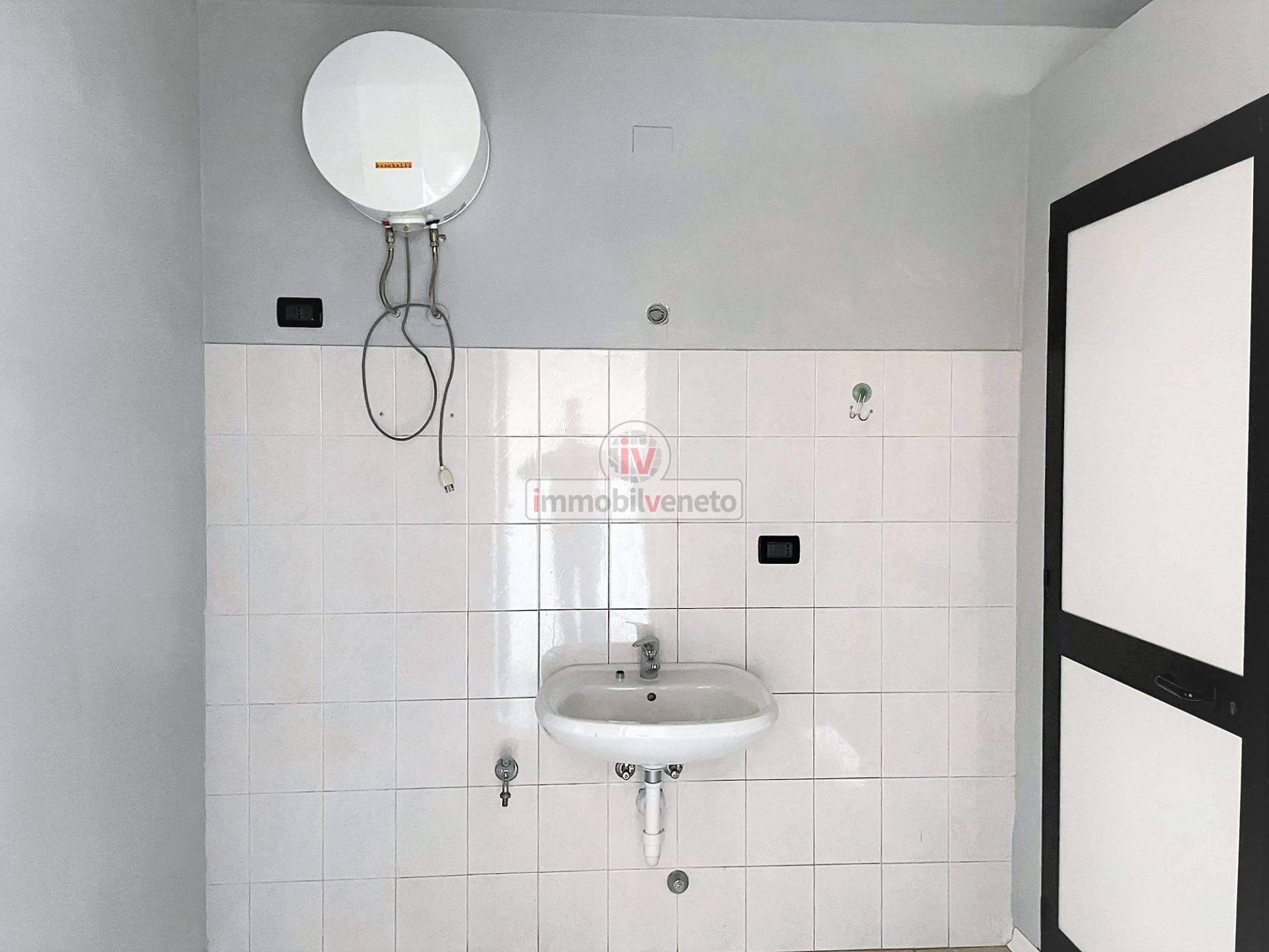 Capannone in vendita a Lonigo