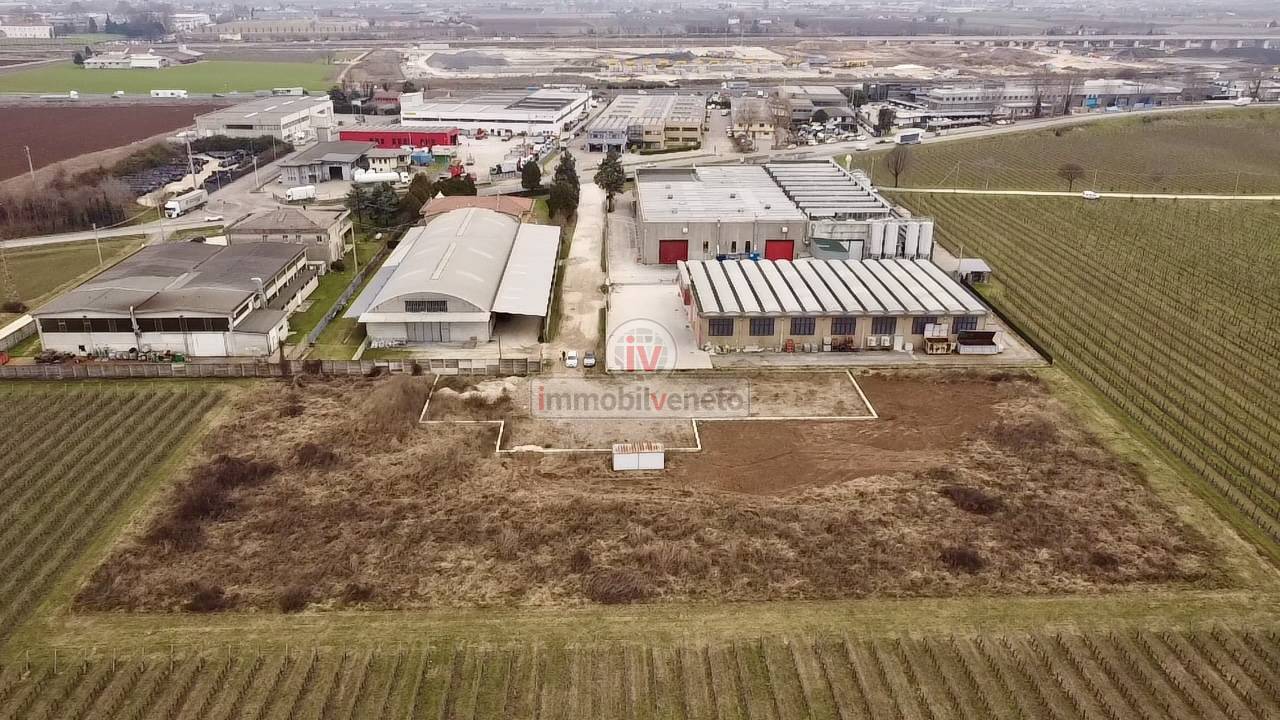 Terreno edificabile in vendita a Montebello Vicentino