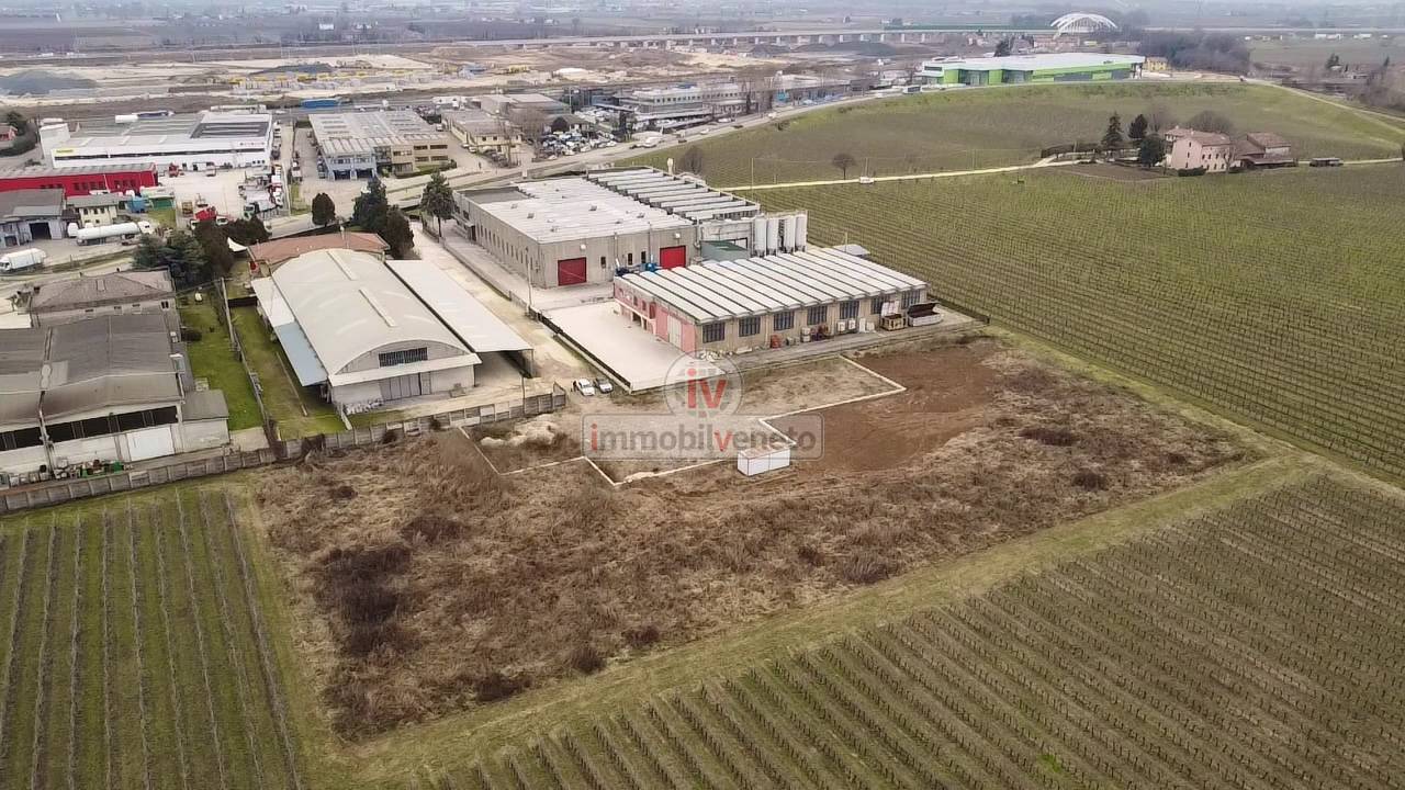 Terreno edificabile in vendita a Montebello Vicentino