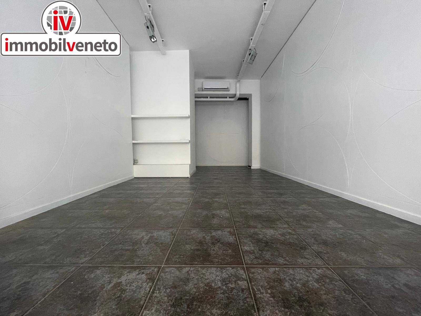 Attivit commerciale in affitto a Lonigo