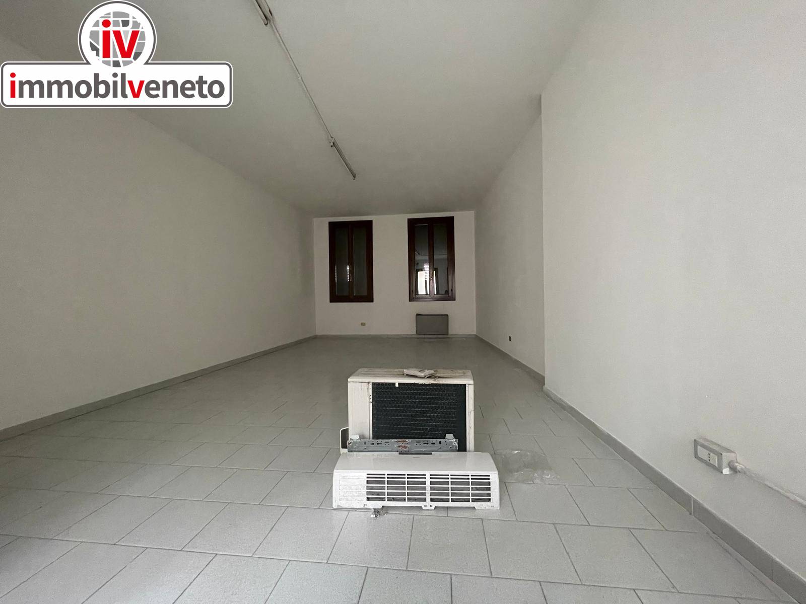 Attivit commerciale in affitto a Lonigo