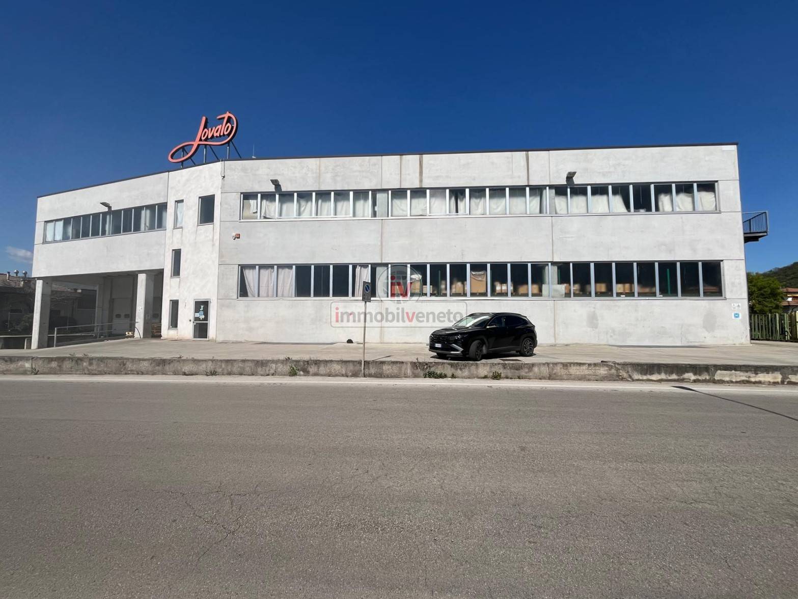 Capannone in vendita a Trissino