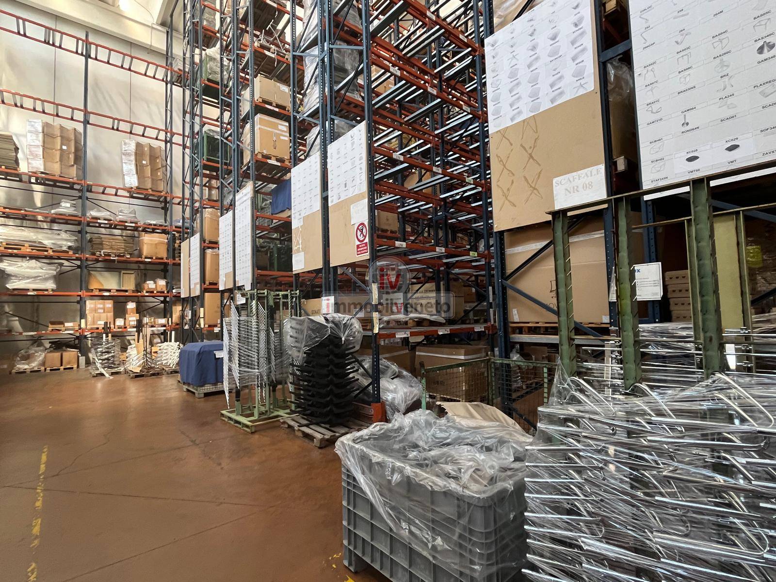 Capannone in vendita a Trissino