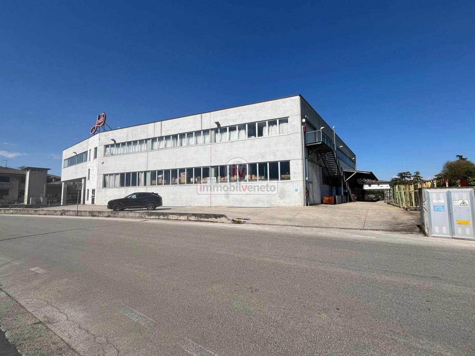 Capannone in vendita a Trissino